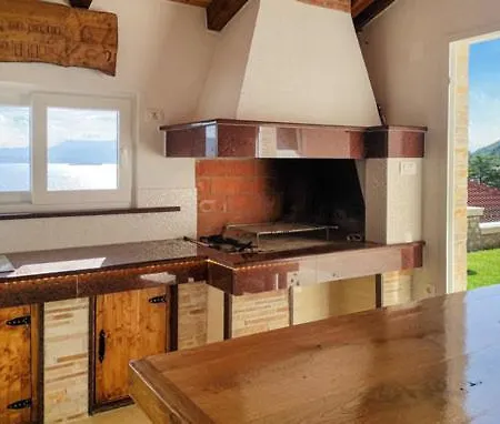 Jurkovic 1 Apartment Komarna