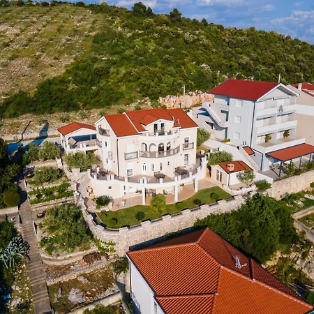 Jurkovic 1 * Komarna