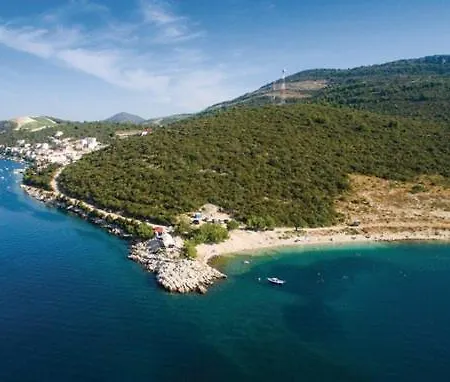 Jurkovic 1 * Komarna