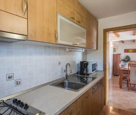 Apartment Jurkovic 1 *